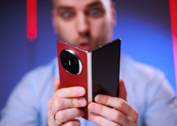 Huawei Mate X6 1,59,999 में 7.8 इंच फोल्डेबल डिस्प्ले और 50MP ट्रिपल कैमरे का कमाल