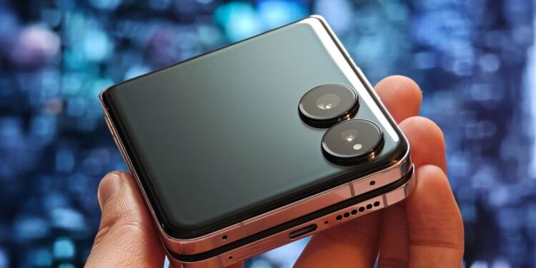 फोल्डेबल स्मार्टफोन 65,000 में स्टाइलिश डिजाइन और Snapdragon 8 Elite का पावर फोल्डेबल स्मार्टफोन 65,000 में स्टाइलिश डिजाइन और Snapdragon 8 Elite का पावर