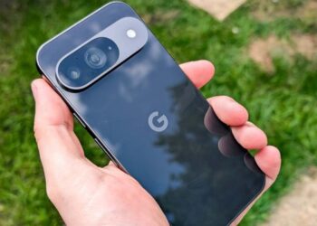 74,999 में प्रीमियम डिजाइन और दमदार कैमरा का अनुभव