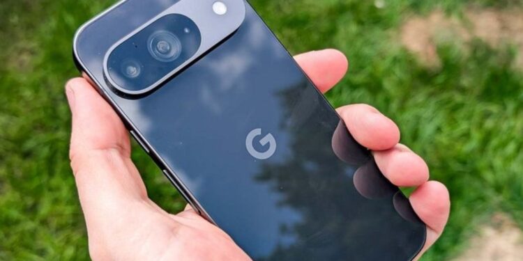 74,999 में प्रीमियम डिजाइन और दमदार कैमरा का अनुभव