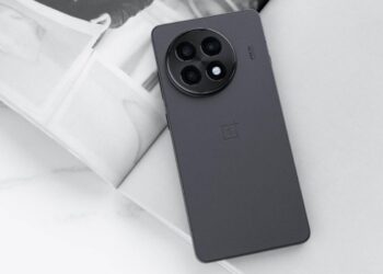 सिर्फ 31,999 में 6800mAh बैटरी, 144Hz डिस्प्ले और Snapdragon 8s Gen 3 का पावरफुल कॉम्बिनेशन