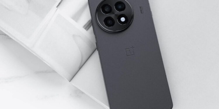 सिर्फ 31,999 में 6800mAh बैटरी, 144Hz डिस्प्ले और Snapdragon 8s Gen 3 का पावरफुल कॉम्बिनेशन