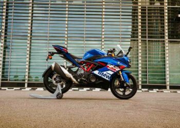 BMW की G 310 RR Limited Edition ने लॉच के साथ ही बाइक मार्केट में मचाई हलचल BMW की G 310 RR Limited Edition ने लॉच के साथ ही बाइक मार्केट में मचाई हलचल