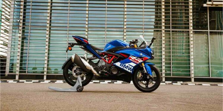 BMW की G 310 RR Limited Edition ने लॉच के साथ ही बाइक मार्केट में मचाई हलचल BMW की G 310 RR Limited Edition ने लॉच के साथ ही बाइक मार्केट में मचाई हलचल
